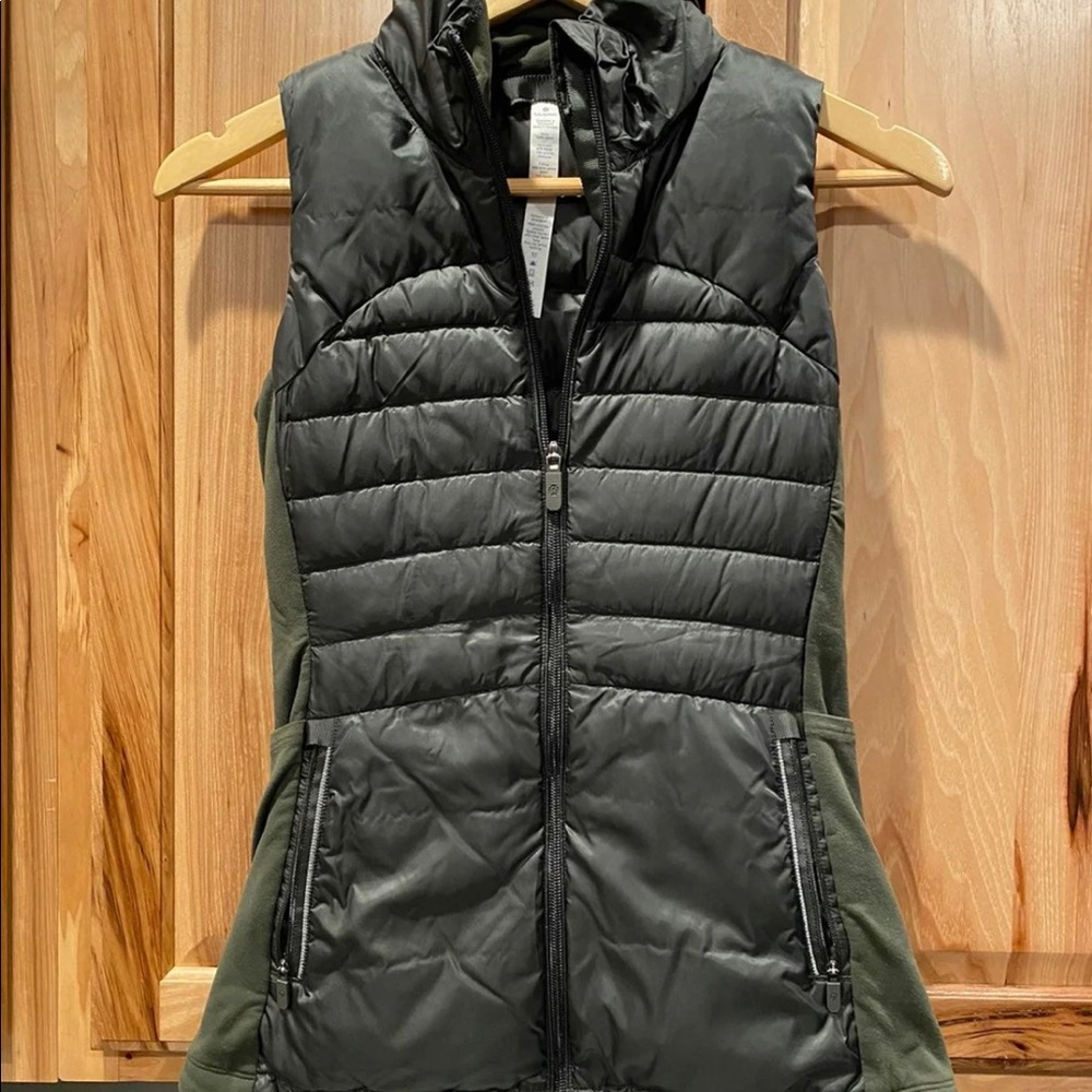 Lululemon Down For It All vest size 2 excellent condition